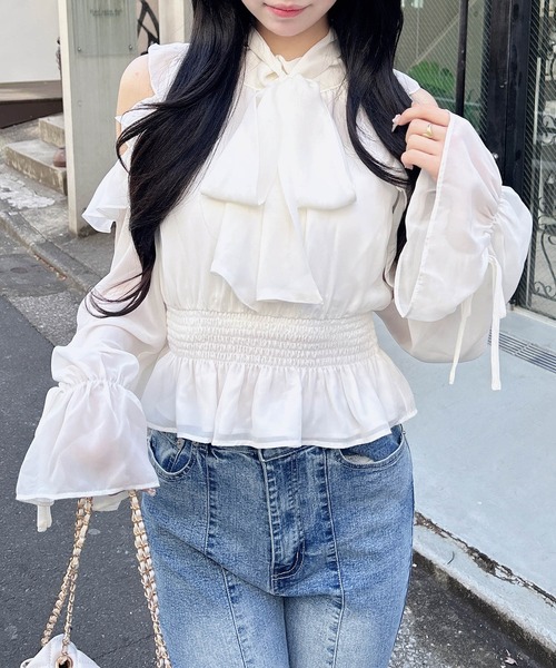 INGNI(イング)の「2Wayリボン肩あきフリル長袖ブラウス(シャツ/ブラウス・レディース・オフホワイト/ブラック/ピンクベージュ・M)」の5枚目の写真
