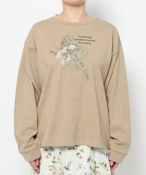 mysty woman(ミスティウーマン)の「ガーデンフラワーLSTEE 659253(Tシャツ/カットソー・レディース・オフホワイト/チャコールグレー/ベージュ・FREE)」の9枚目の写真