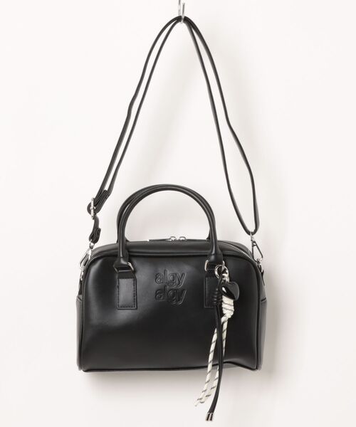 algy(アルジー)の「チャーム付き2WAYボストンバッグ(ボストンバッグ・キッズ・ブラック/オフホワイト/ブラウン・FREE)」の1枚目の写真