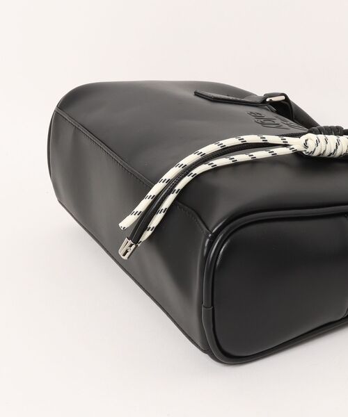 algy(アルジー)の「チャーム付き2WAYボストンバッグ(ボストンバッグ・キッズ・ブラック/オフホワイト/ブラウン・FREE)」の5枚目の写真