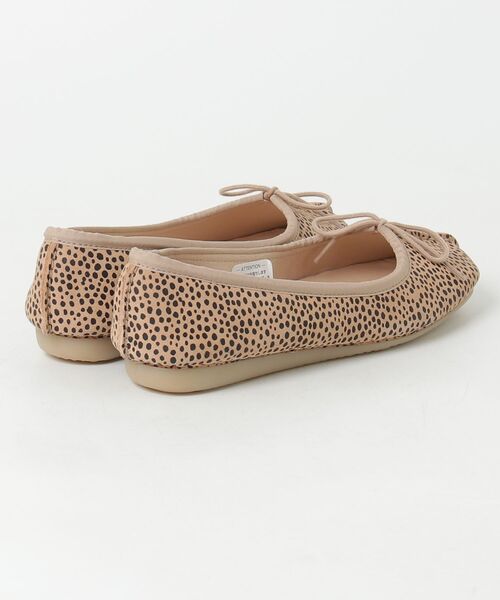 Clarks(クラークス)の「クラークス Freckle Ice フレックルアイス バレエシューズ(バレエシューズ・レディース・レオパード/ホワイト・45/40/35/55/50/30)」の14枚目の写真
