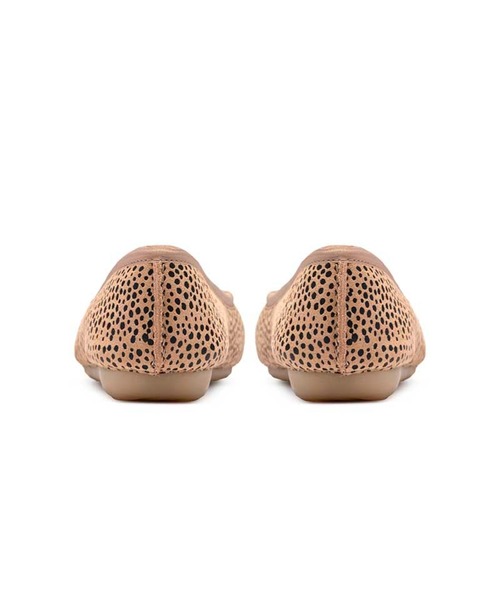 Clarks(クラークス)の「クラークス Freckle Ice フレックルアイス バレエシューズ(バレエシューズ・レディース・レオパード/ホワイト・45/40/35/55/50/30)」の11枚目の写真
