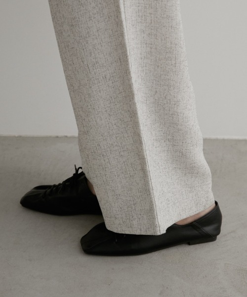 Aunt Marie's(アントマリーズ)の「レースアップフラットパンプス(パンプス・レディース・アイボリー/ブラック・SMALL/MEDIUM/LARGE)」の12枚目の写真