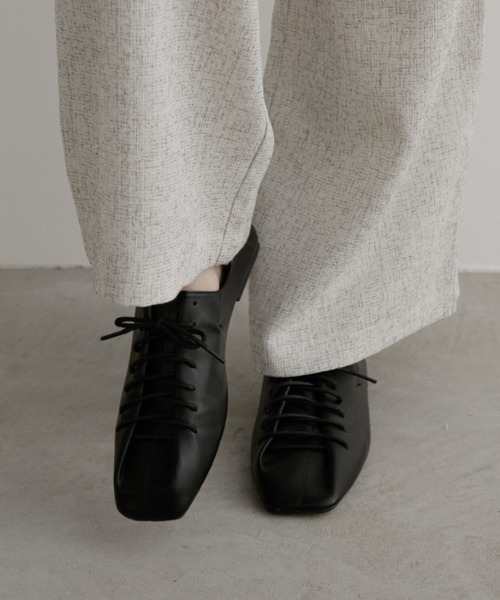 Aunt Marie's(アントマリーズ)の「レースアップフラットパンプス(パンプス・レディース・アイボリー/ブラック・SMALL/MEDIUM/LARGE)」の13枚目の写真