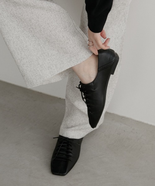 Aunt Marie's(アントマリーズ)の「レースアップフラットパンプス(パンプス・レディース・アイボリー/ブラック・SMALL/MEDIUM/LARGE)」の17枚目の写真