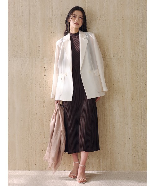 anuans（アニュアンス）の「エアリーシアーダブルジャケット（テーラードジャケット・レディース・アイボリー/ブラック/サックスブルー/ピンク・SMALL/MEDIUM）」の9枚目の写真