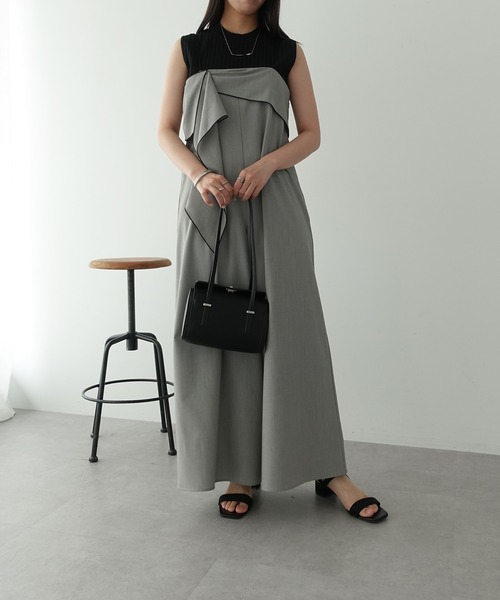 YECCA VECCA（イェッカヴェッカ）の「ラッフルキャミオールインワン（サロペット/オーバーオール・レディース・ブラック/グレー・FREE）」の4枚目の写真