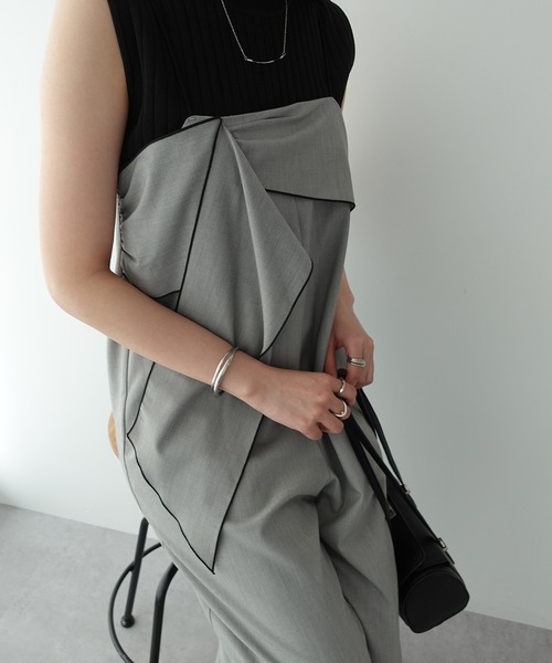 YECCA VECCA（イェッカヴェッカ）の「ラッフルキャミオールインワン（サロペット/オーバーオール・レディース・ブラック/グレー・FREE）」の12枚目の写真