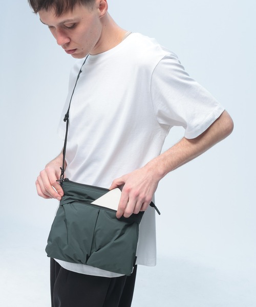 SML(エスエムエル)の「SML (エスエムエル) サコッシュ HELMET SACOCHE テフロン ショルダーバッグ ミニバッグ ボディーバッグ K904092(ショルダーバッグ・メンズ・グリーン/ブラック/グレー・ONE SIZE)」の3枚目の写真