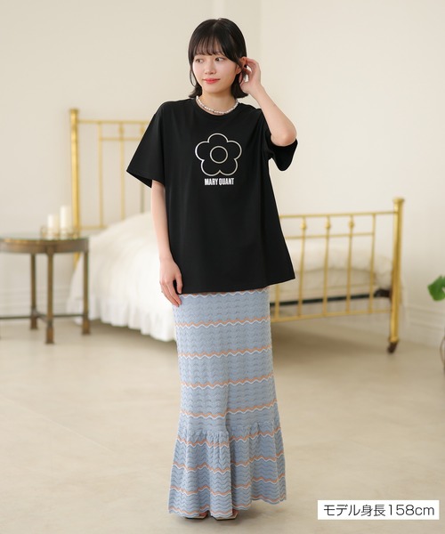 MARY QUANT(マリークワント)の「エンボスプリント Tシャツ(Tシャツ/カットソー・レディース・ホワイト/ブラック・M)」の4枚目の写真