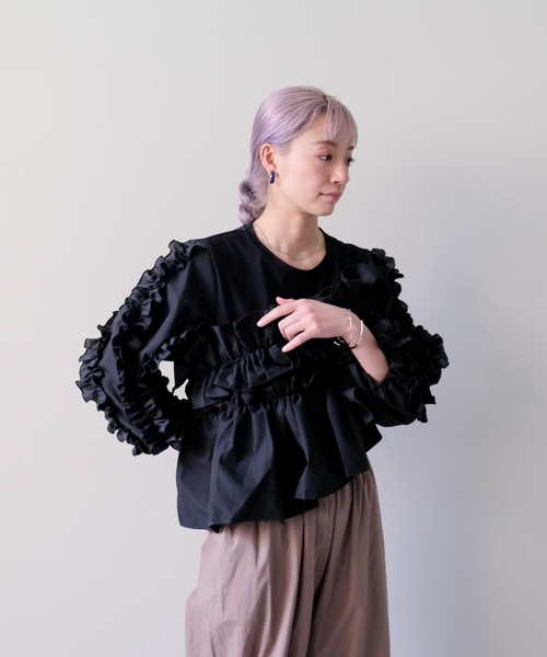 DOLLUPOOPS(ドールアップウップス)の「Volume Frill Top(ボリュームフリルトップス)(Tシャツ/カットソー・レディース・オフホワイト/ブラック・FREE)」の5枚目の写真