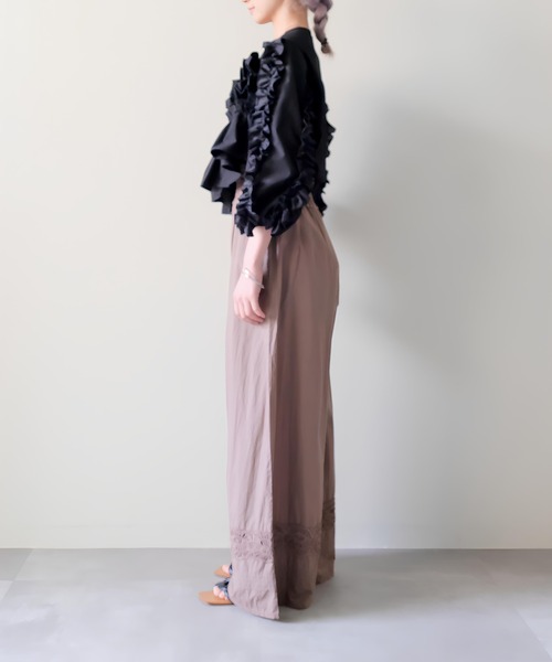 DOLLUPOOPS(ドールアップウップス)の「Volume Frill Top(ボリュームフリルトップス)(Tシャツ/カットソー・レディース・オフホワイト/ブラック・FREE)」の9枚目の写真