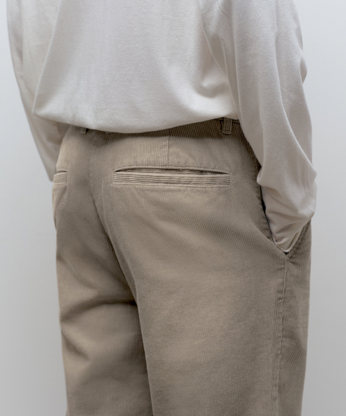 MUSINSA STANDARD（ムシンサスタンダード）の「ビッグブラシ 11W コーデュロイフレアパンツ [ライトベージュ]（その他パンツ・メンズ・その他・42/26/28/29/30/31/32/33/36/34）」の6枚目の写真