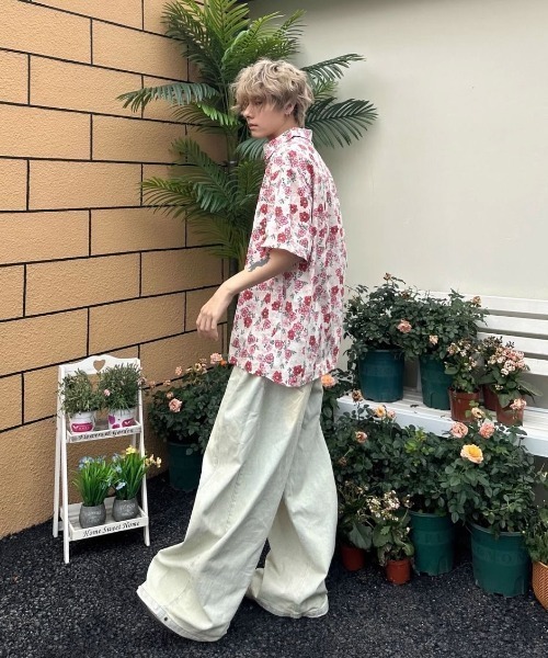 FreeZone(フリーゾーン)の「レトロフラワー総柄オーバーサイズ半袖シャツ(シャツ/ブラウス・メンズ・ピンク・F)」の4枚目の写真