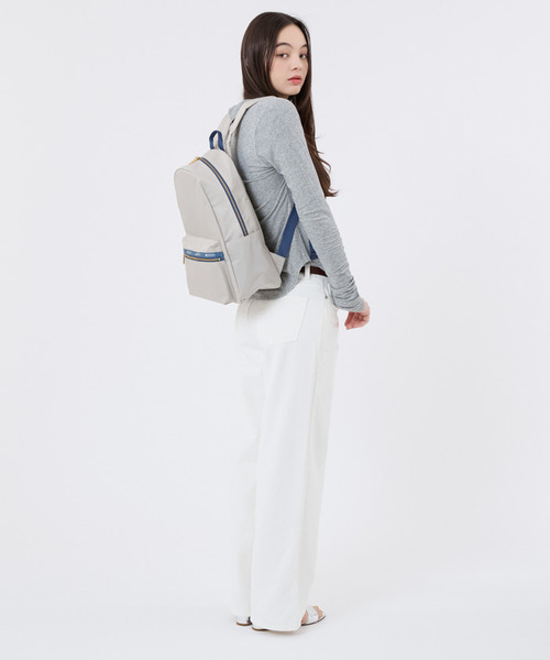 LeSportsac（レスポートサック）の「PRIMARY BACKPACK サンドベージュ（バックパック/リュック・レディース・ベージュ・FREE）」の2枚目の写真