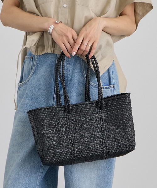 SALON adam et rope'（サロン アダム エ ロペ）の「【Letra（レトラ）for SALON】PRAYA short XS / ロングハンドル（トートバッグ・レディース・ホワイト系その他4/ブラック・FREE）」の6枚目の写真