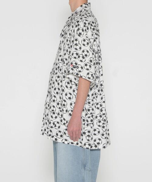 LOTTO（ロット）の「LOTTO　SOCCER BALL PRINT SHIRTS（シャツ/ブラウス・メンズ・ブラック/ホワイト・MEDIUM/LARGE/XX-LARGE/X-LARGE）」の4枚目の写真