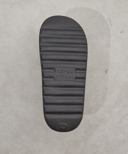 COLONY 2139(コロニートゥーワンスリーナイン)の「マシュマロシングルバンドサンダル【MS】(サンダル・メンズ・ブラック/グレイッシュベージュ/アイボリー・X-LARGE)」の15枚目の写真