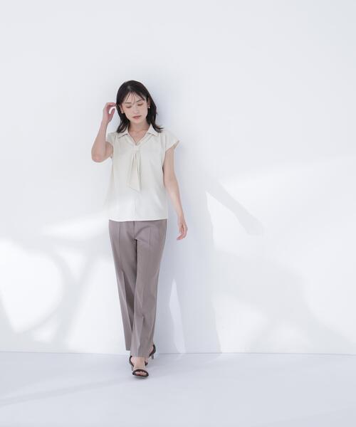 NATURAL BEAUTY BASIC(ナチュラルビューティーベーシック)の「スキッパータイブラウス(シャツ/ブラウス・レディース・オフホワイト/ブルー/イエロー/ネイビー・SMALL/MEDIUM)」の17枚目の写真