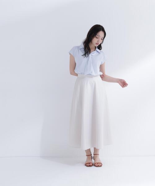 NATURAL BEAUTY BASIC（ナチュラルビューティーベーシック）の「スキッパータイブラウス（シャツ/ブラウス・レディース・オフホワイト/ブルー/イエロー/ネイビー・SMALL/MEDIUM）」の13枚目の写真