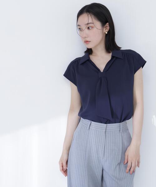 NATURAL BEAUTY BASIC（ナチュラルビューティーベーシック）の「スキッパータイブラウス（シャツ/ブラウス・レディース・オフホワイト/ブルー/イエロー/ネイビー・SMALL/MEDIUM）」の5枚目の写真