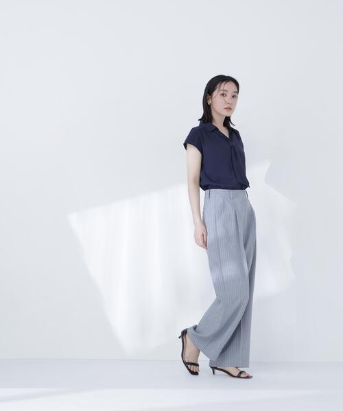 NATURAL BEAUTY BASIC（ナチュラルビューティーベーシック）の「スキッパータイブラウス（シャツ/ブラウス・レディース・オフホワイト/ブルー/イエロー/ネイビー・SMALL/MEDIUM）」の6枚目の写真