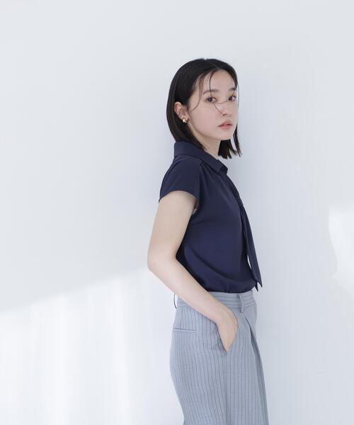 NATURAL BEAUTY BASIC（ナチュラルビューティーベーシック）の「スキッパータイブラウス（シャツ/ブラウス・レディース・オフホワイト/ブルー/イエロー/ネイビー・SMALL/MEDIUM）」の7枚目の写真