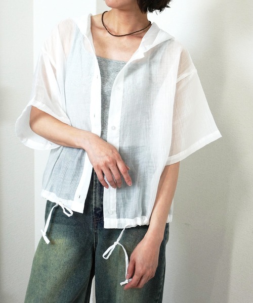 gossara（ゴサラ）の「【夏の羽織りにおすすめ】裾リボンフード付きシャツ（シャツ/ブラウス・レディース・チャコールグレー/ベージュ/オフホワイト・FREE）」の4枚目の写真
