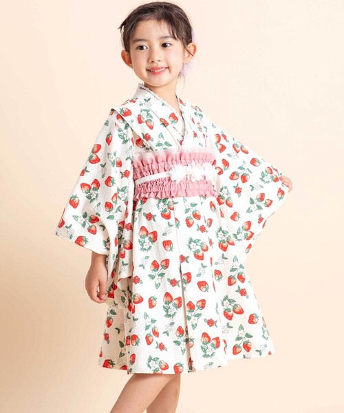 SLAP SLIP(スラップスリップ)の「【お揃い】イチゴx花x花火総柄ショート丈プルオーバー浴衣+帯セット(80~130cm)(浴衣・キッズ・ブルー系その他2/ホワイト系その他2・110cm/120cm/80cm/90cm/130cm/100cm)」の2枚目の写真