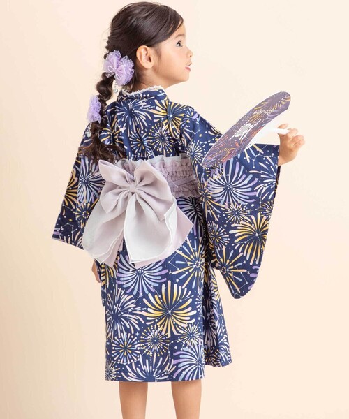 SLAP SLIP(スラップスリップ)の「【お揃い】イチゴx花x花火総柄ショート丈プルオーバー浴衣+帯セット(80~130cm)(浴衣・キッズ・ブルー系その他2/ホワイト系その他2・110cm/120cm/80cm/90cm/130cm/100cm)」の1枚目の写真