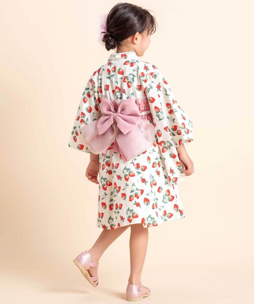 SLAP SLIP(スラップスリップ)の「【お揃い】イチゴx花x花火総柄ショート丈プルオーバー浴衣+帯セット(80~130cm)(浴衣・キッズ・ブルー系その他2/ホワイト系その他2・110cm/120cm/80cm/90cm/130cm/100cm)」の6枚目の写真