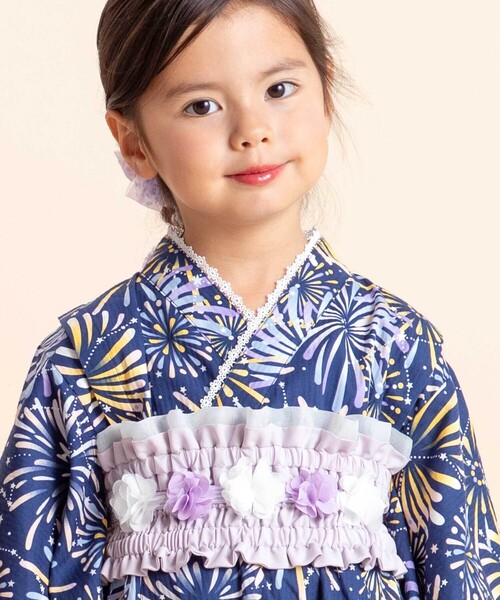 SLAP SLIP(スラップスリップ)の「【お揃い】イチゴx花x花火総柄ショート丈プルオーバー浴衣+帯セット(80~130cm)(浴衣・キッズ・ブルー系その他2/ホワイト系その他2・110cm/120cm/80cm/90cm/130cm/100cm)」の9枚目の写真