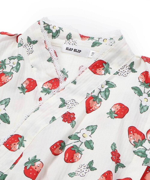 SLAP SLIP(スラップスリップ)の「【お揃い】イチゴx花x花火総柄ショート丈プルオーバー浴衣+帯セット(80~130cm)(浴衣・キッズ・ブルー系その他2/ホワイト系その他2・110cm/120cm/80cm/90cm/130cm/100cm)」の13枚目の写真