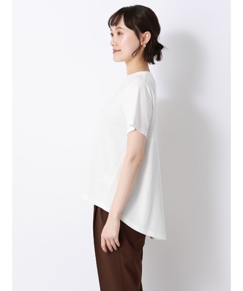 SUIT SQUARE(スーツスクエア)の「バックフレアTシャツ/半袖/ウォッシャブル/接触冷感/レーヨンストレッチポンチ(Tシャツ/カットソー・レディース・グレー/サックスブルー/ホワイト・FREE)」の5枚目の写真