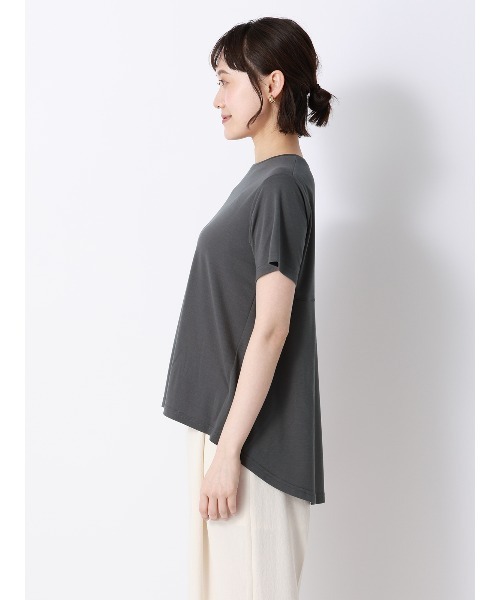 SUIT SQUARE(スーツスクエア)の「バックフレアTシャツ/半袖/ウォッシャブル/接触冷感/レーヨンストレッチポンチ(Tシャツ/カットソー・レディース・グレー/サックスブルー/ホワイト・FREE)」の16枚目の写真