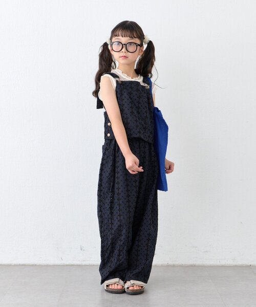 CIAOPANIC TYPY（チャオパニックティピー）の「【KIDS】サロペット風スカラップレースセットアップ（その他パンツ・キッズ・ブラック/ホワイト・110/130/150）」の2枚目の写真