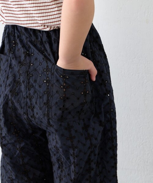 CIAOPANIC TYPY(チャオパニックティピー)の「【KIDS】サロペット風スカラップレースセットアップ(その他パンツ・キッズ・ブラック/ホワイト・110/130/150)」の12枚目の写真