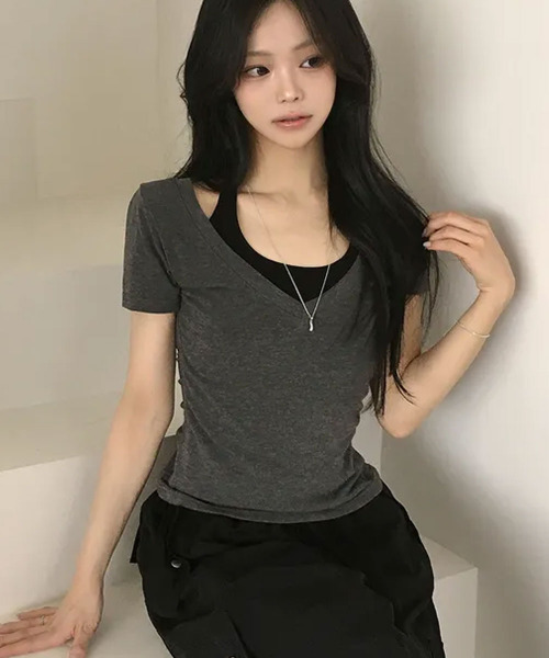 VIVID LADY(ビビッドレディー)の「ホルターネックドッキング 半袖Tシャツ(Tシャツ/カットソー・レディース・チャコールグレー/グレー/ブラック/ブルー・FREE)」の5枚目の写真