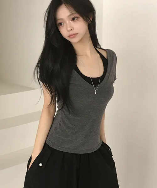 VIVID LADY(ビビッドレディー)の「ホルターネックドッキング 半袖Tシャツ(Tシャツ/カットソー・レディース・チャコールグレー/グレー/ブラック/ブルー・FREE)」の6枚目の写真