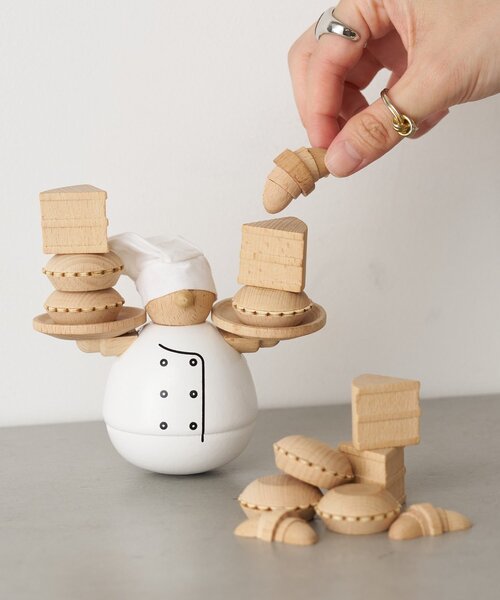 BIRTHDAY BAR(バースデイバー)の「【KIKKERLAND】BALANCE THE BAKER バランスゲーム(おもちゃ・レディース・ホワイト・0)」の3枚目の写真