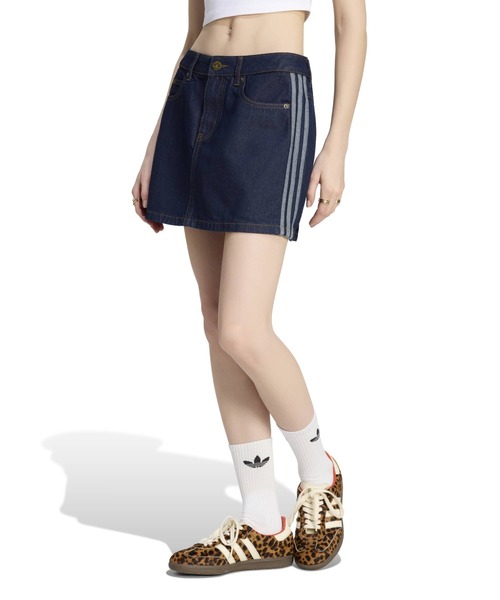 adidas(アディダス)の「adidas 3 STRIPES MINI SKIRT DENIM / アディダス 3 ストライプス ミニスカート デニム(デニムスカート・レディース・ダークインディゴブルー・M/S)」の5枚目の写真