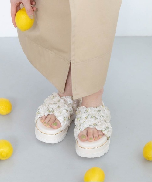 RANDA(ランダ)の「【Lemon Collection】レモンプリントシャーリングベルトサンダル(サンダル・レディース・ピンク/アイボリー・LL/L/M/S)」の5枚目の写真