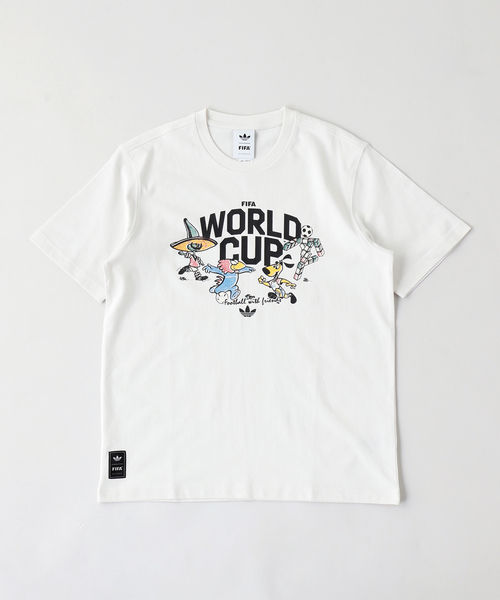 adidas(アディダス)の「adidas / アディダス FIFA ワールドカップ 26 グループマスコットTシャツ(Tシャツ/カットソー・メンズ・ホワイト・XX-LARGE/X-LARGE/LARGE)」の1枚目の写真