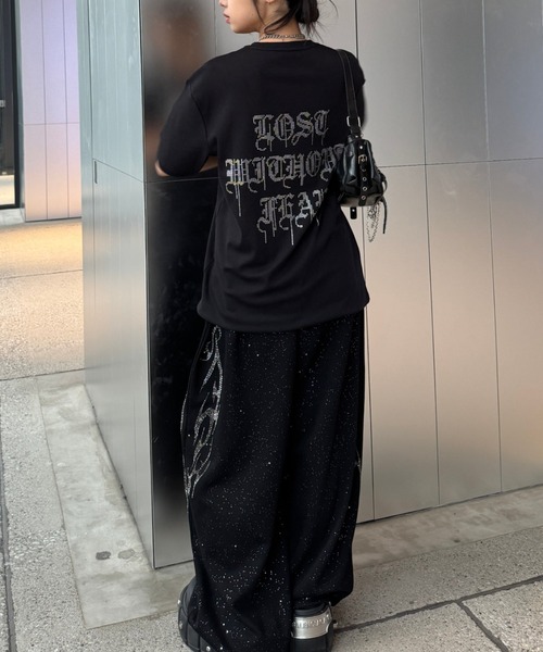 KsG(ケーエスジー)の「バックレタリングビジューTシャツ(Tシャツ/カットソー・レディース・ホワイト/ブラック・SMALL/MEDIUM)」の14枚目の写真