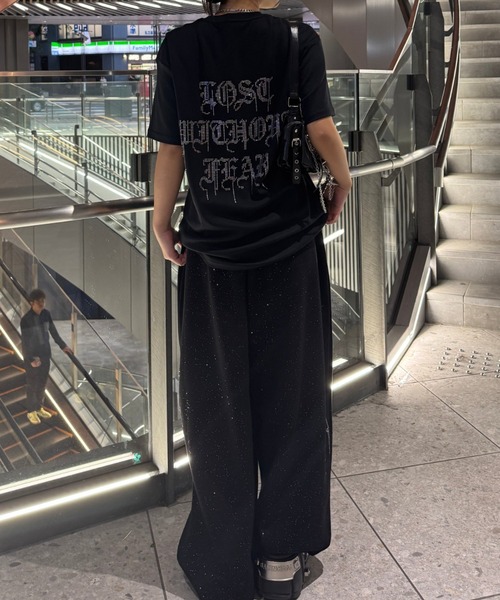 KsG(ケーエスジー)の「バックレタリングビジューTシャツ(Tシャツ/カットソー・レディース・ホワイト/ブラック・SMALL/MEDIUM)」の16枚目の写真