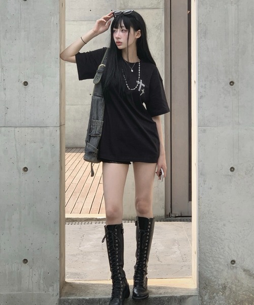 KsG(ケーエスジー)の「バックレタリングビジューTシャツ(Tシャツ/カットソー・レディース・ホワイト/ブラック・SMALL/MEDIUM)」の19枚目の写真