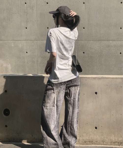 KsG(ケーエスジー)の「バックレタリングビジューTシャツ(Tシャツ/カットソー・レディース・ホワイト/ブラック・SMALL/MEDIUM)」の22枚目の写真