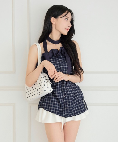 ALLuRing ChaRm(アリュリングチャーム)の「Frill & Strap Checkered Bustier-Style Top / フリル&ストラップチェック柄ビスチェ風トップス(チューブトップ・レディース・ブラック/ネイビー・FREE)」の2枚目の写真