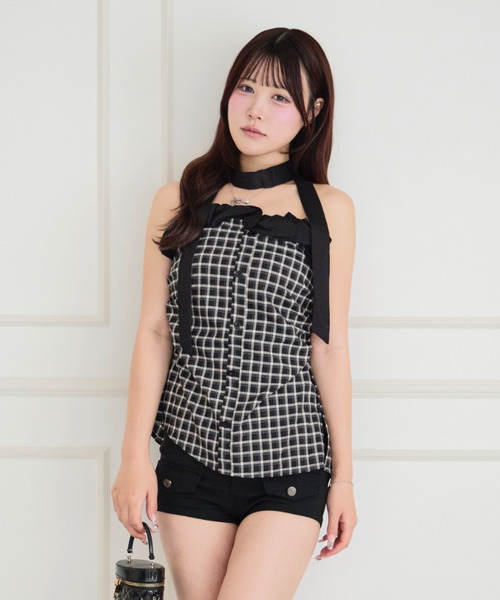 ALLuRing ChaRm(アリュリングチャーム)の「Frill & Strap Checkered Bustier-Style Top / フリル&ストラップチェック柄ビスチェ風トップス(チューブトップ・レディース・ブラック/ネイビー・FREE)」の4枚目の写真