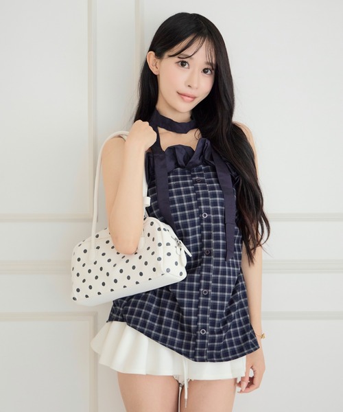 ALLuRing ChaRm(アリュリングチャーム)の「Frill & Strap Checkered Bustier-Style Top / フリル&ストラップチェック柄ビスチェ風トップス(チューブトップ・レディース・ブラック/ネイビー・FREE)」の14枚目の写真